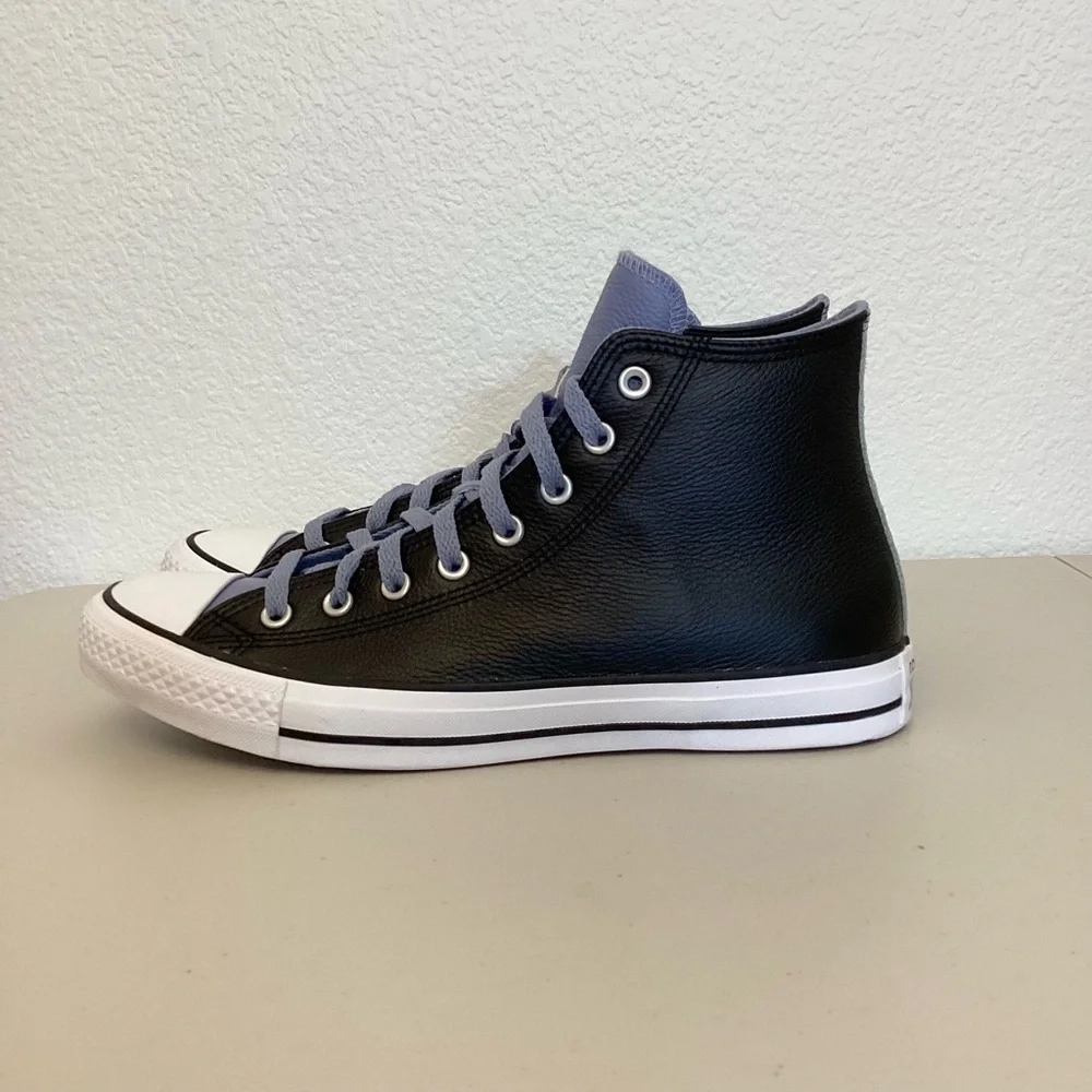 Converse NWOT 11.5 Men’s / 13.5 Women’s Chuck Taylor All Star Leather High Tops